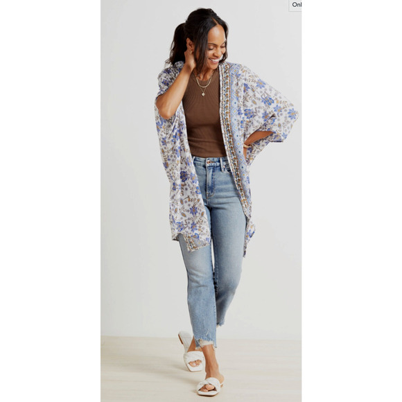 NWT‎ EVEREVE FEATHERS TOLANI MILA FLORAL WRAP KAFTAN ONE SZ Fairy Boho Festival - Picture 1 of 5